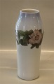 173-232 RC Vase with rose 23 cm pre 1923 Painter 43 Royal Copenhagen