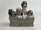 Stor hundefigur med 4 hvalpe fra den spanske porcelænsfabrik Lladro - formentlig af Juan Huerta. ...