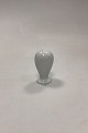 Bing and 
Grondahl 
Elegance, White 
Salt or Pepper 
Shaker No. 52
Measures 7,5 
cm / 2.95 in.