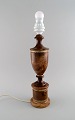 Italiensk design. Stor "Volterra" bordlampe i alabast. Klassisk stil. 1970/80'erne.Måler: 41,5 ...