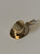 Hat i 14 karat 
Guld
Stemplet 585
Måler 16,25 mm 
ca
Brede 10,60 mm
Varen er 
tjekket af ...