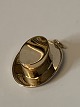 Hat i 14 karat 
Guld
Stemplet 585
Måler 33,64 mm 
ca
Brede 21,49 mm
Varen er 
tjekket af ...