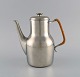 Just Andersen 
(1884-1943), 
Danmark. Art 
deco tin 
kaffekande med 
hank i flet. 
1940'erne. ...