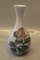 219-51 Kgl. Vase med rose 22 cm præ 1923  fra  Royal Copenhagen I hel og fin stand