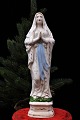 Dekorativ , 
gammel Madonna 
figur i 
porcelæn 
af Jomfru 
Maria. Højde: 
24,5cm.