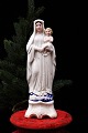 Decorative, old 
porcelain 
Madonna figure 
of the Virgin 
Mary with the 
baby Jesus. 
Height: 22cm.