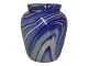 Fyens Glasværk miniature vase i marmoreret glas.Svarer til modelnummer 2387 i ...