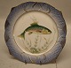 1212-3002 
Fisketallerken 
24 cm Salmo 
Trutta (Ørred) 
Kgl. Blå 
Fisketallerken 
med Guld Stel 
#19  ...