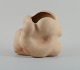 Christina Muff, dansk samtidskeramiker (f. 1971).Unique organically shaped vase in light ...