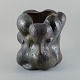 Christina Muff, dansk samtidskeramiker (f. 1971).Monumental work in stoneware clay, covered in ...