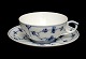 Royal 
Copenhagen, 
Musselmalet 
riflet. Tekop. 
Nr. 1-76. 
Diameter 10 cm. 
Højde 4,5 cm. 
Underkop ...