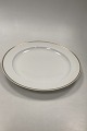 Royal 
Copenhagen 
Tunna Rundt Fad 
No 1277/14088
Måler 33,8cm / 
13.31 inch