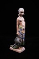 Dahl Jensen porcelænsfigur af "Pige fra Sierra Leone"H:25cm. Dekorationsnummer: 1117. ...