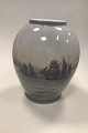 Royal 
Copenhagen vase 
dekoreret med 
Skibsmotiv. No. 
1983/35B