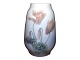 Royal Copenhagen vase med alpeviol.Bemærk denne vare er på vores fjernlager. Den kan købes ...