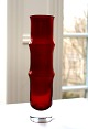 Åseda, Sweden, 
Bambu vase 
rubinrød. 
Designet af Bo 
Bergström i 
midten af 
1960'erne, 
inspireret ...
