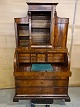 Chatol i 
fineret 
mahogni, fra 
1890erne.
Det her 
brugsspor og et 
par løse 
lister.
H 212cm B ...