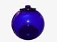 Kastrup Holmegaard mørkeblå kugle med øksen til ophæng eller til at komme i toppen af en vase ...