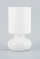 Skandinavisk designer, bordlampe i hvidt glas.Sent 1900-tallet.Håndlavet.Mål: H 25,0 x D ...