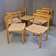Sæt med seks 
stole i egetræ 
model 401 med 
sæder med nyt 
papirflet
Design Jørgen 
Henrik ...