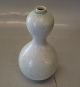 Kgl. F 746 
Græskarformet 
(gourd) vase 
med krystal 
glasur 17.8 cm 
Valdemar 
Engelhart   fra 
 Royal ...