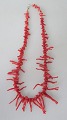 Rød koral kæde, 20. årh. L.: 47 cm.