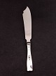 Hans Hansen 
kage/bryllups 
kniv 26,5 cm. 
830 sølv 1942 
emne nr. 527422