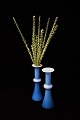Turkisblå 
Carnaby 
glasvase fra 
Holmegaard 
glasværk til en 
enkelt blomst.
Højde: 21cm. ( 
1 stk. ...
