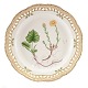 Royal 
Copenhagen 
Flora Danica 
plate 3526
Nice condition
D: 27cm
"Tussilago 
Farfara L"