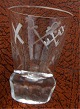 Frimurer glas, 
snapseglas på 
kantsleben fod, 
dekoreret med 
Frimurersymboler 
Krydsede kårer 
+ ...