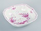 Meissen, 
Tyskland, Pink 
Indian, 
firkantet skål.
Ca. 1900.
Stemplet.
Tredje 
sortering.
I flot ...