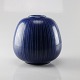Fajance vase no 2628 MarselisDesigner Nils ThorssonProducent AluminiaMørk blå vase med ...