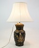 Kinesisk lampe med fine detaljeret udskæringer og motiv fra omkring 1920'erne. Lampeskærm ...