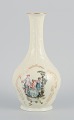 Rosenthal, 
Tyskland. 
"Sanssouci", 
cremefarvet 
vase dekoreret 
med figurer og 
gulddekoration.
Ca. ...