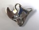 Georg Jensen. 
Sølv broche 
(925). Design 
Henning Koppel. 
Model 322. 
"Amøbe". Længde 
45 mm.