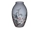 Bing & Grøndahl
Større Art Nouveau vase med blomster designet af 
Ingeborg Skrydstrup