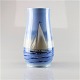 Porcelænsvase no 800/5209Producent Bing & GrøndahlVase i blå og hvide farver med motiv ...