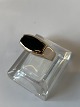 Fingerring med 
Onyx #14karat 
Stemplet 585 
VEK
Str 57
Guldsmed 
:V.E.K 
1964-1978  
Verner Egon ...