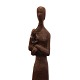 Otto P. figur af træ;kvinde med barn. H. 124 cm.Signeret "Otto P".Otto Pedersen,f. ...