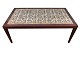 Haslev sofabord 
med Baca kakler 
fra Royal 
Copenhagen. 
Danish modern 
fra 1960'erne. 
Enkelte ...