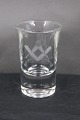 Frimurerglas,
snapseglas 
dekoreret med 
slebne 
symboler, ...