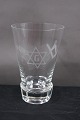 Frimurerglas,
ølglas 
dekoreret med 
slebne 
symboler,  på 
...