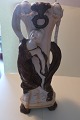 Bisquit vase Smukt dekoreret i smukke farver, delvis med elefant-figurFra ca. 1920God ...