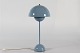 Verner Panton 
(1926-1998)
Flowerpot 
bordlampe VP3
fremstillet af 
dueblå 
emalieret ...