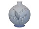 Bing & Grøndahl rund vase med liljekonvaller.Af fabriksmærket ses det, at denne er ...
