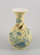 Lladro, Spanien, stor vase i porcelæn med blomster og fugle i relief.Ca. ...