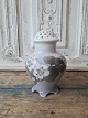 Royal 
Copenhagen Art 
Nouveau 
potpourri vase 
dekoreret med 
tallerkensmækker 

No. 269/2438, 
1. ...