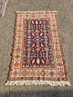 Orientalsk 
tæppe, fra 
1980erne.
Det har små 
brugsspor og er 
lidt solbleget.
Længde 220cm 
...