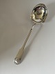 Clam Potato 
Spoon / Serving 
Spoon in Silver
Length approx. 
23.9 cm
Stamped in 
1919
With ...