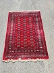 Orientalsk 
tæppe, fra 
1990erne.
Det har små 
brugsspor.
Længde 220cm 
Bredde 142cm